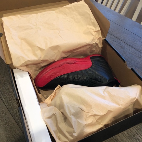 AIR JORDAN 12 RETRO "FLU GAME 2016 RELEASE" - Picture 3 of 6